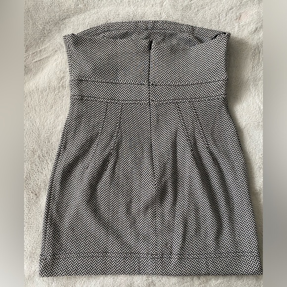 Mango Collection. Size Small. Chevron pattern. - Picture 2 of 8